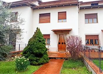 VILLETTA con giardino e ampio Garage